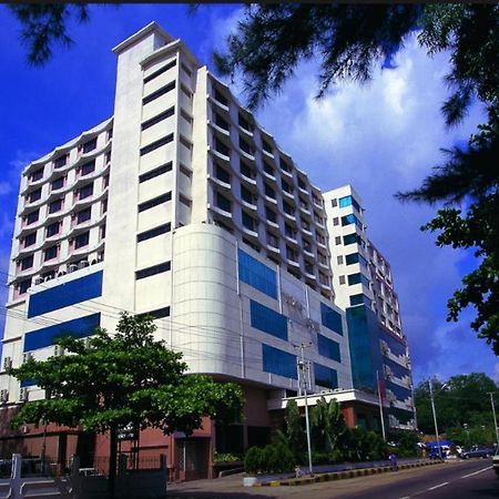 Yuzana Hotel Янгон Экстерьер фото
