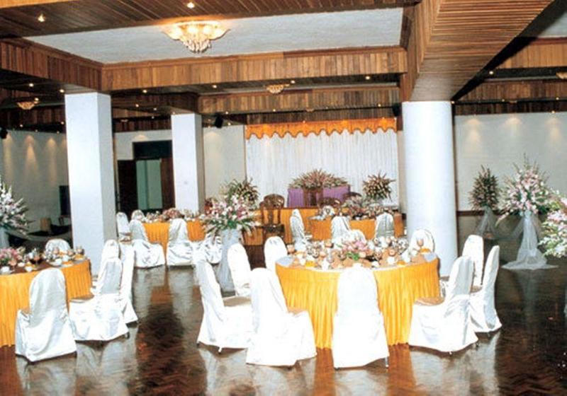 Yuzana Hotel Янгон Экстерьер фото