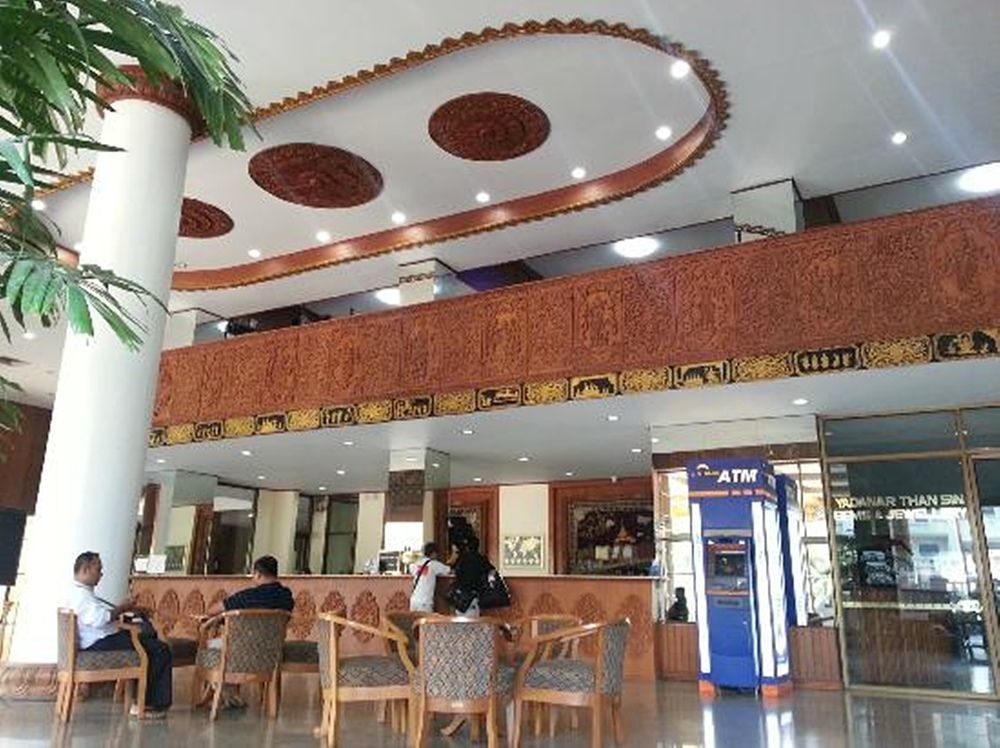 Yuzana Hotel Янгон Экстерьер фото
