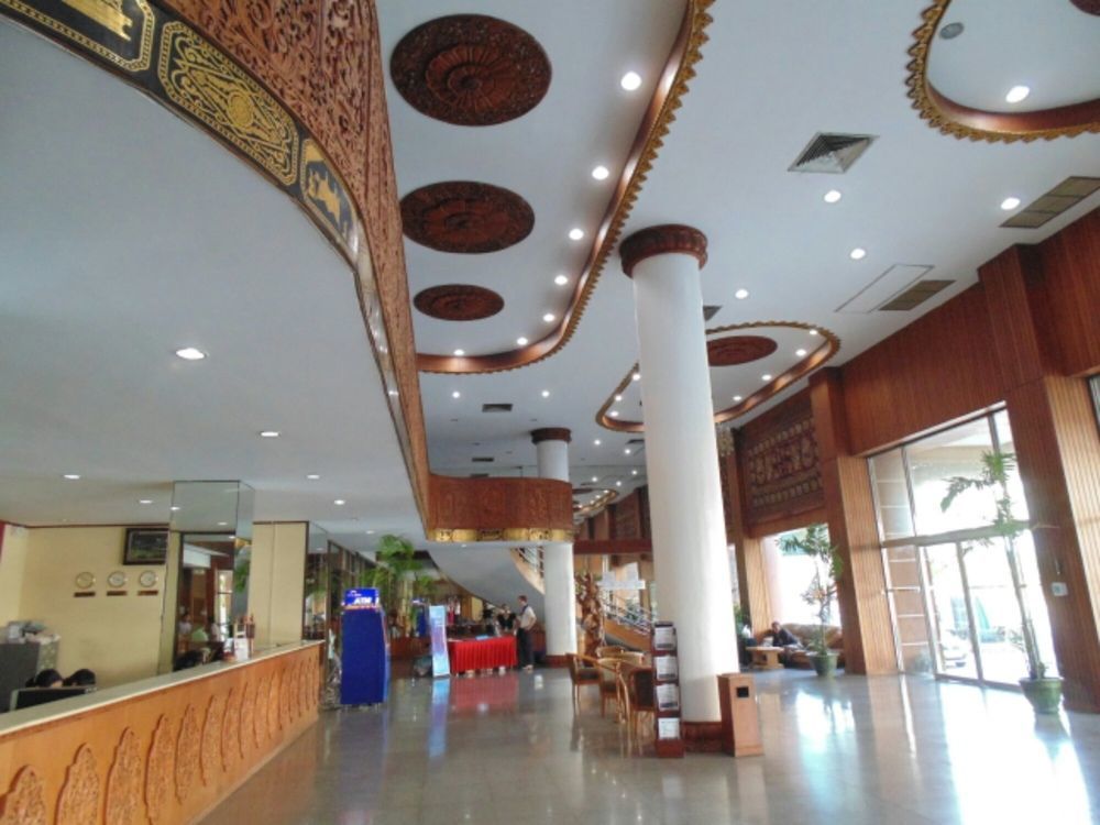 Yuzana Hotel Янгон Экстерьер фото